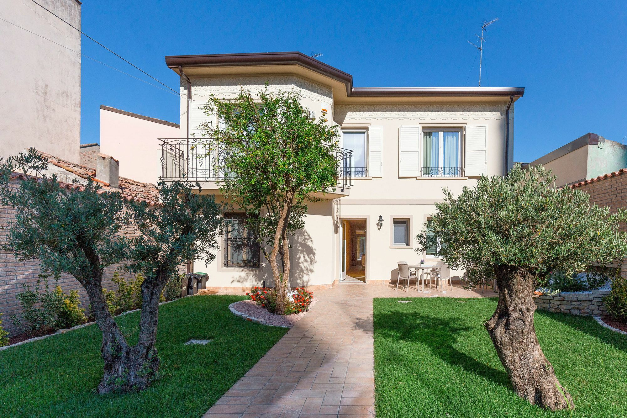 كوماكيو Villa Cavour المظهر الخارجي الصورة